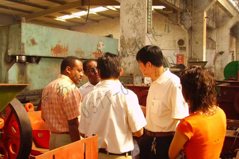 埃塞俄比亞客戶訪問河南開拓機械有限公司2